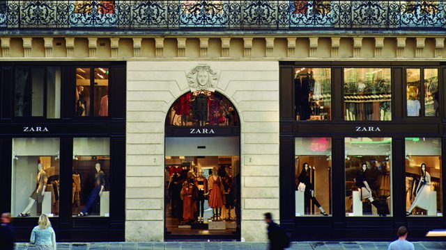 Fotografía actual de la fachada de la tienda de Zara en Opera, París (Inditex)