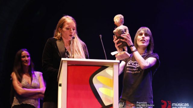 Ánxela y Violeta, de Bala, durante la entrega de premios de ayer.