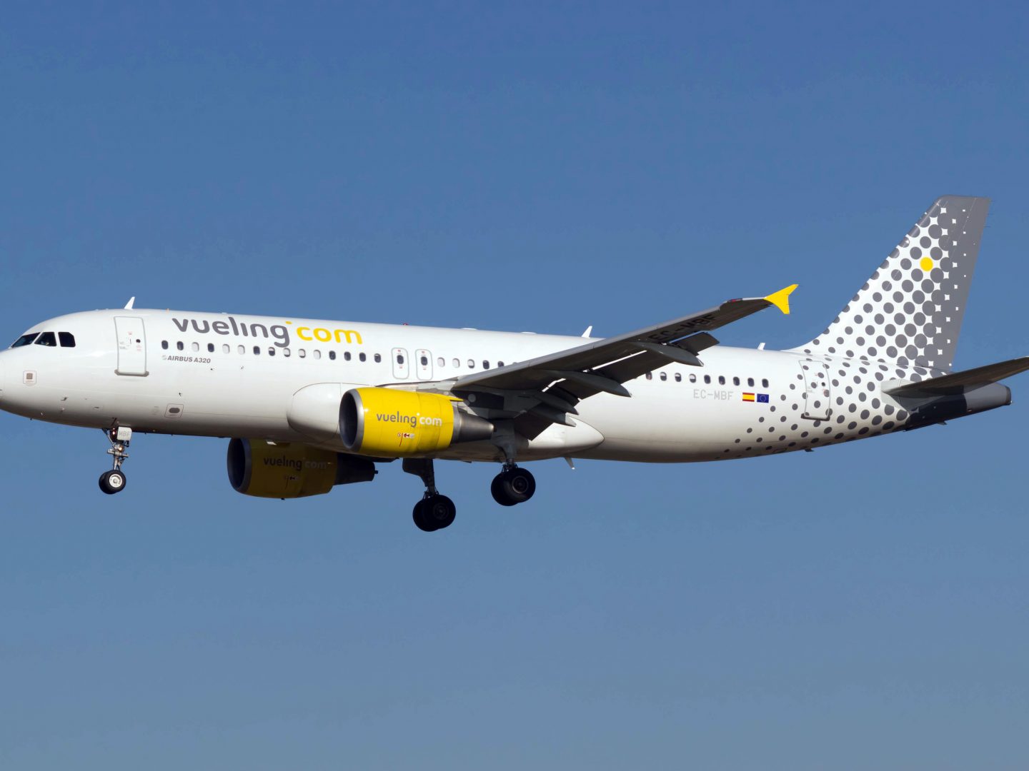 Óptima Sucio lo mismo El aeropuerto de A Coruña pierde las rutas de Vueling a Tenerife, Gran  Canaria y Mallorca