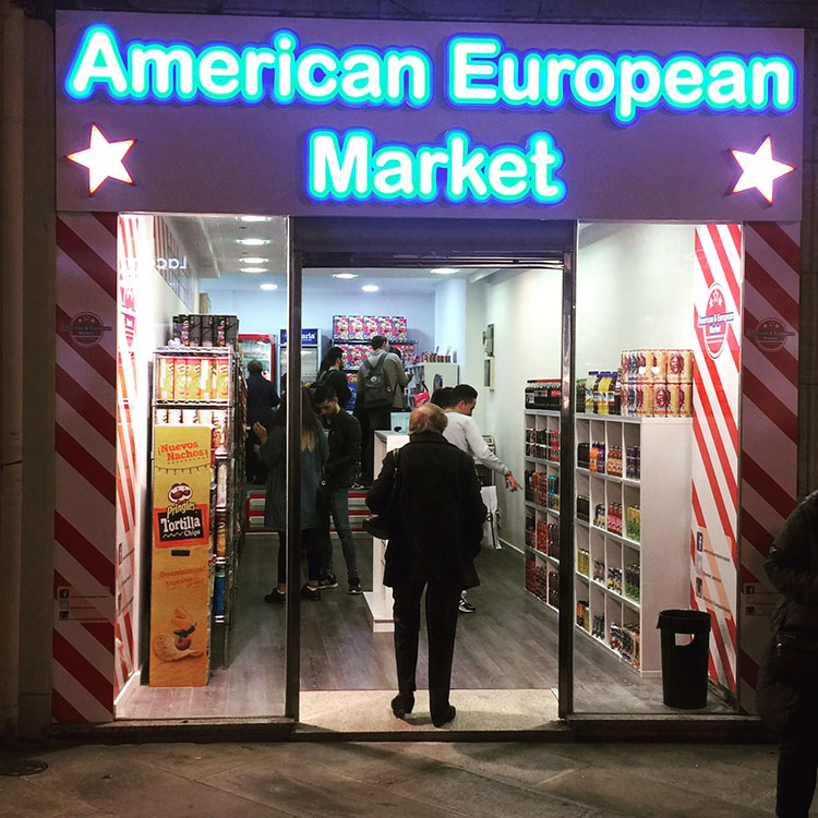 gourmet American & European Market en la Calle Real