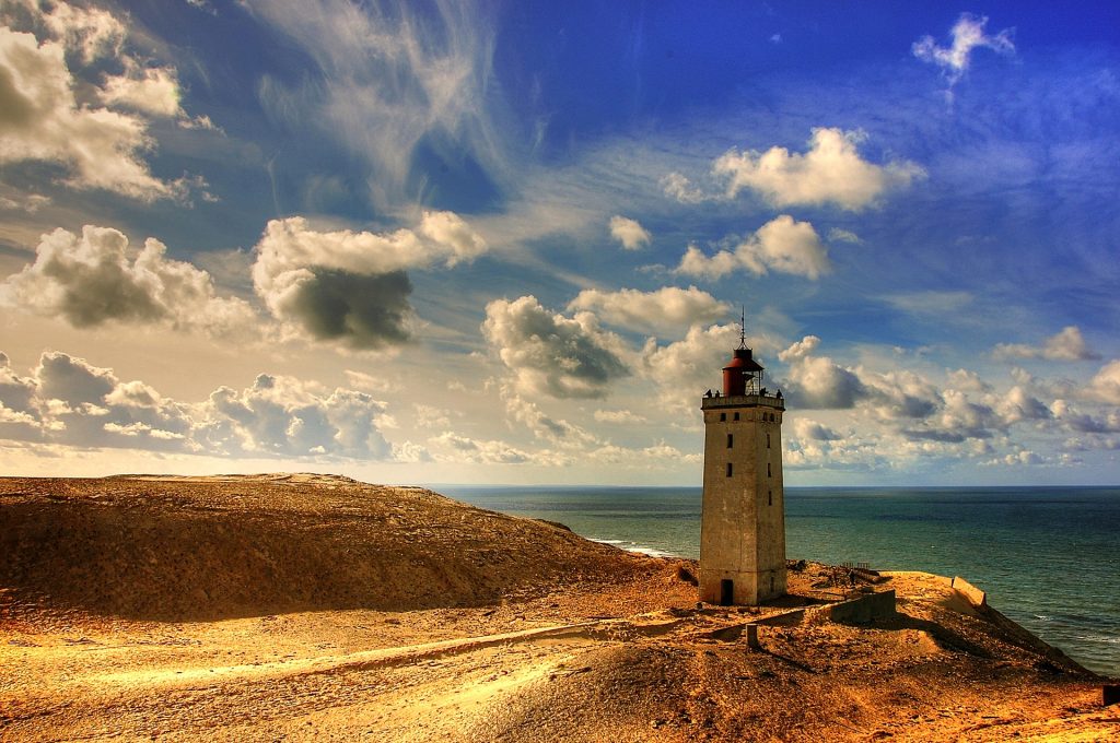 La Torre De Hércules Es Uno De Los Faros Más Bonitos Y Famosos Del Mundo