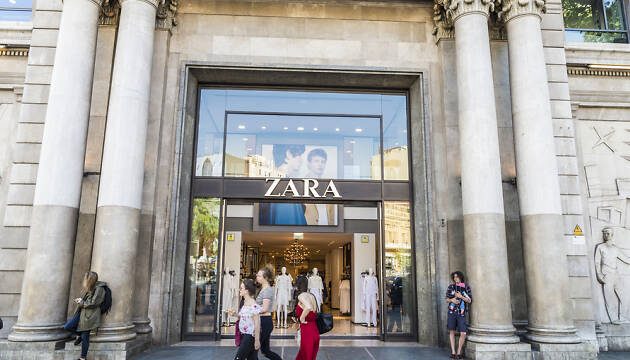 Tienda de Zara en el paseo de Gracia de Barcelona.