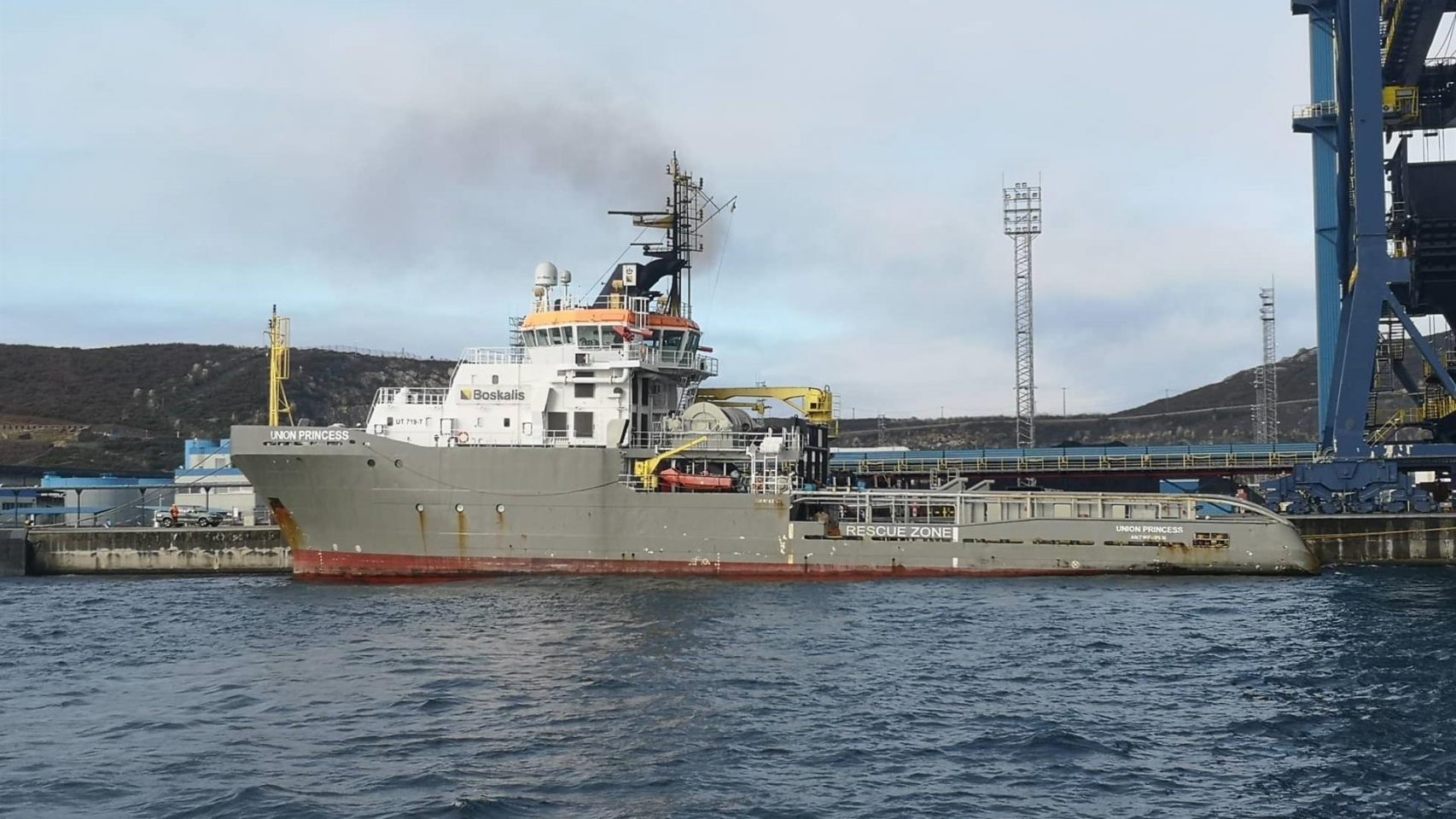 El remolcador "Union Princess" de Ferrol ayudará en los trabajos.