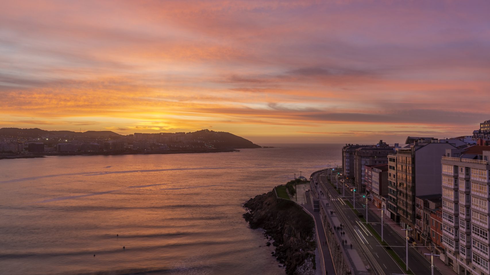 Una puesta de sol desde Monte Alto, en A Coruña.
