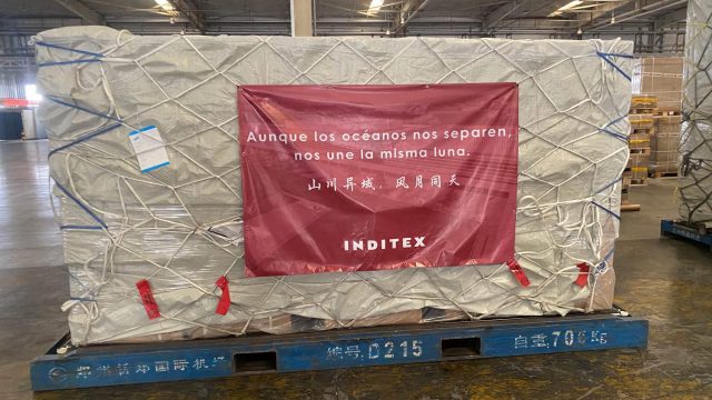 Palet de Inditex con material sanitario
