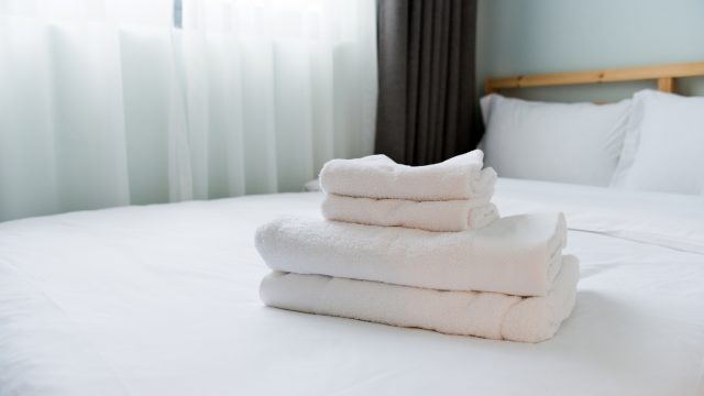 Imagen de la cama de un establecimientos hotelero