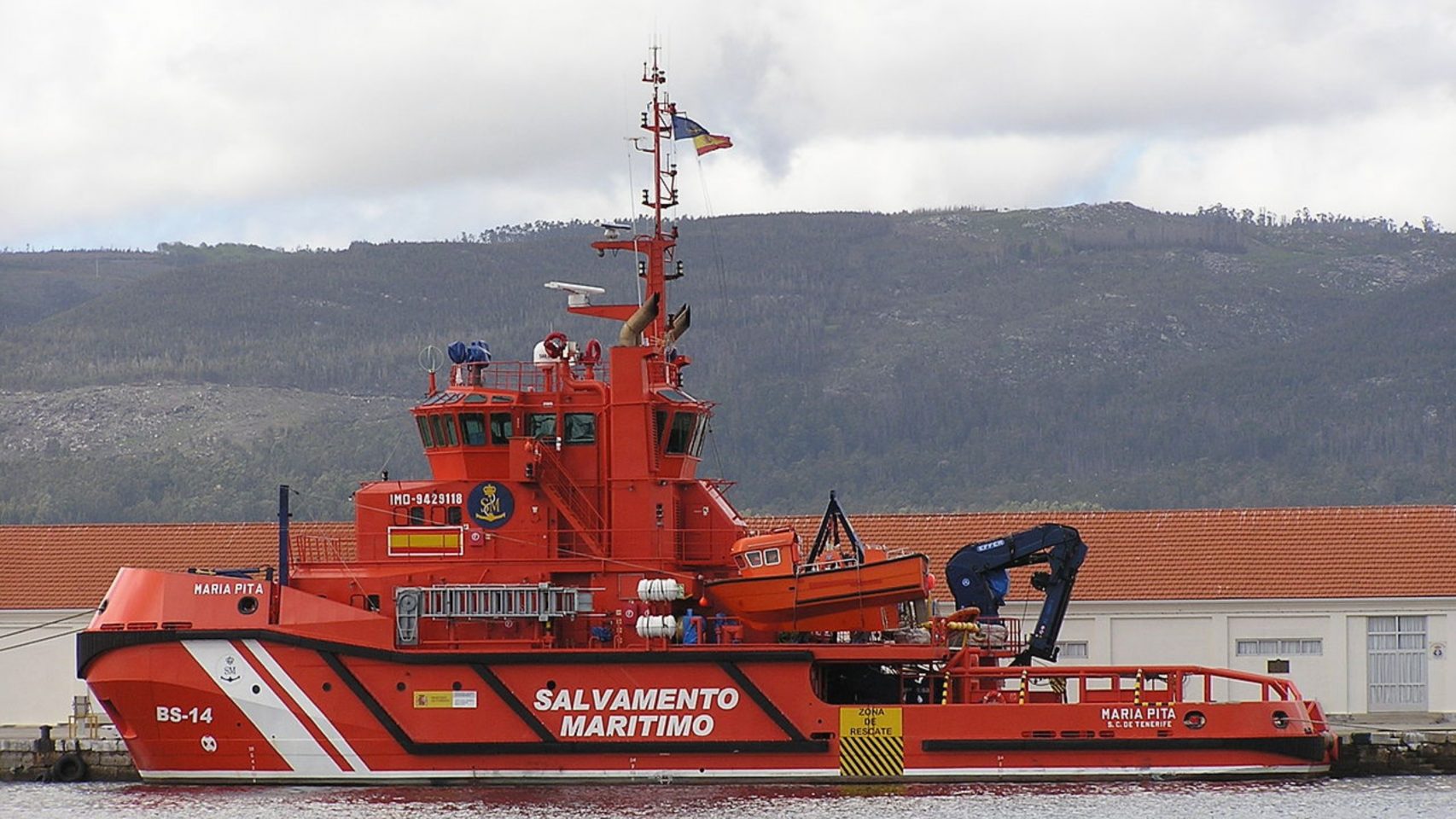 El buque de rescate María Pita 