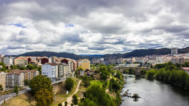 Vista de la ciudad de Ourense. 