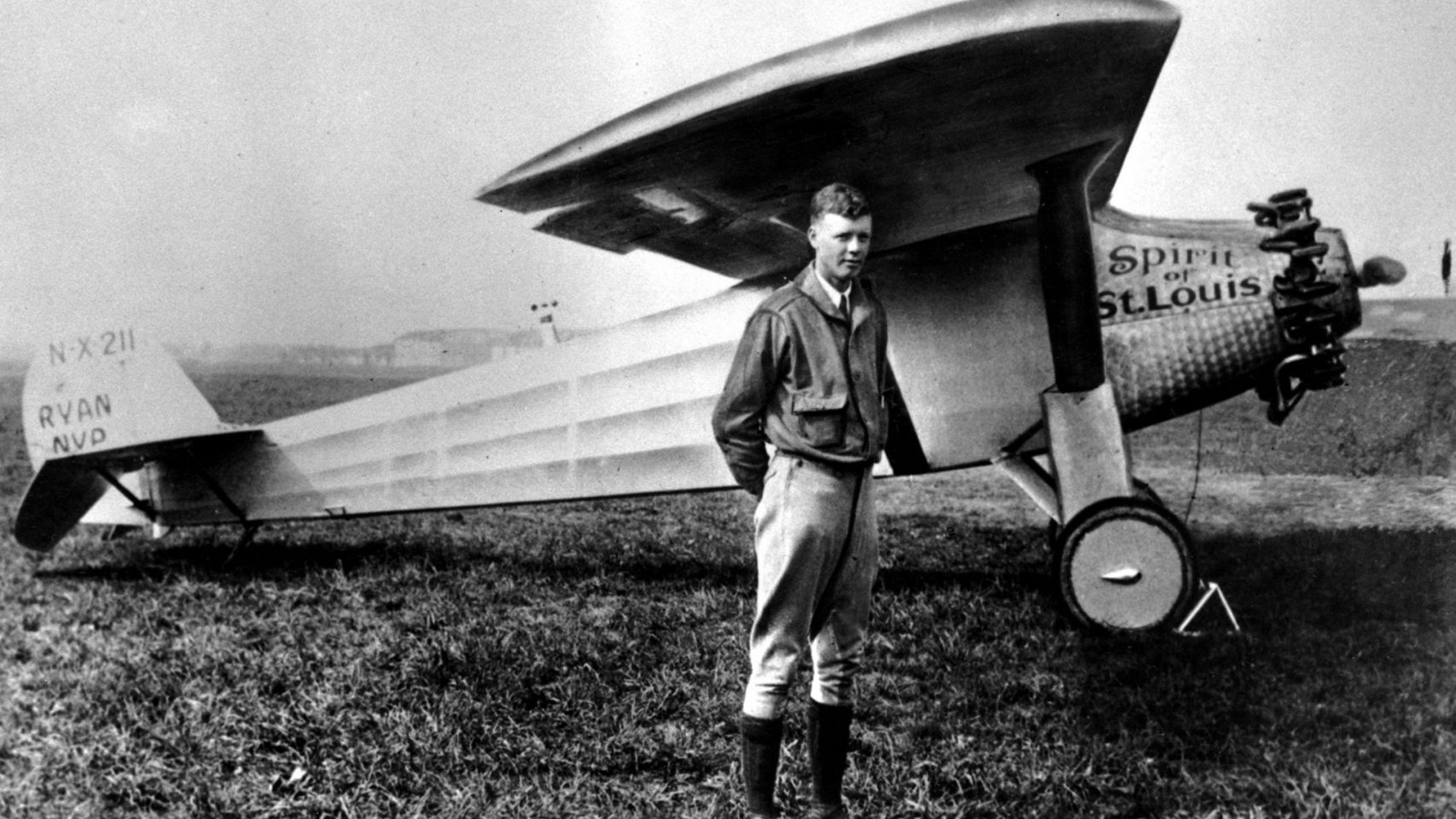 Charles Lindbergh y el Spirit of St. Louis. https://www.miamiherald.com