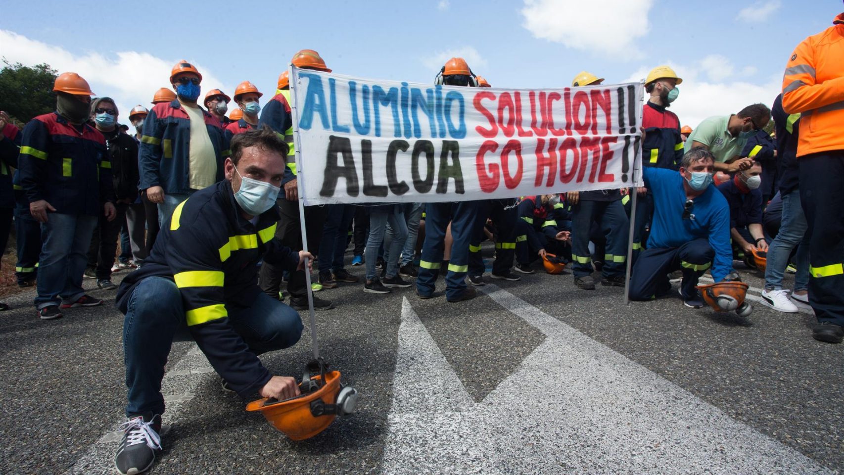 Trabajadores de Alcoa durante una de sus manifestaciones.