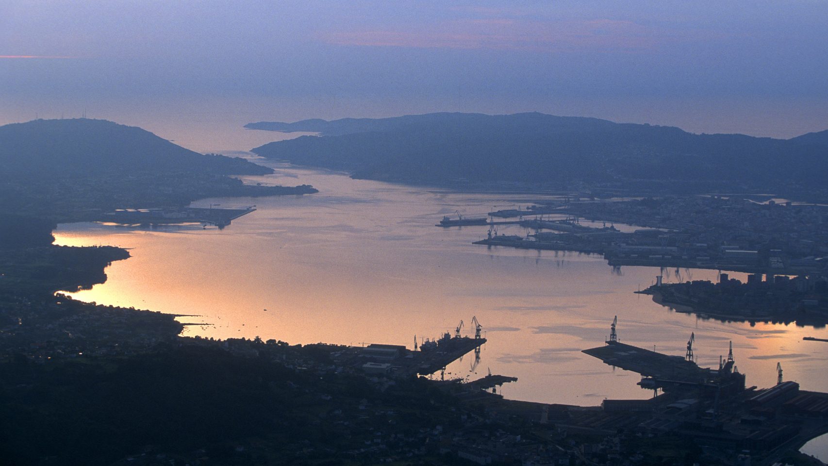 Vista aérea de la ría de Ferrol.