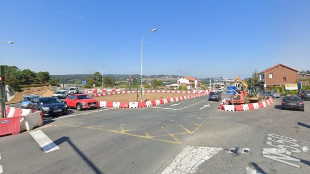 La intersección cortada por obras en Cambre (A Coruña).