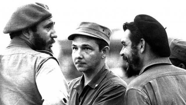 Fidel Castro, Raúl Castro y Ernesto 'Che' Guevara en plena revolución cubana.