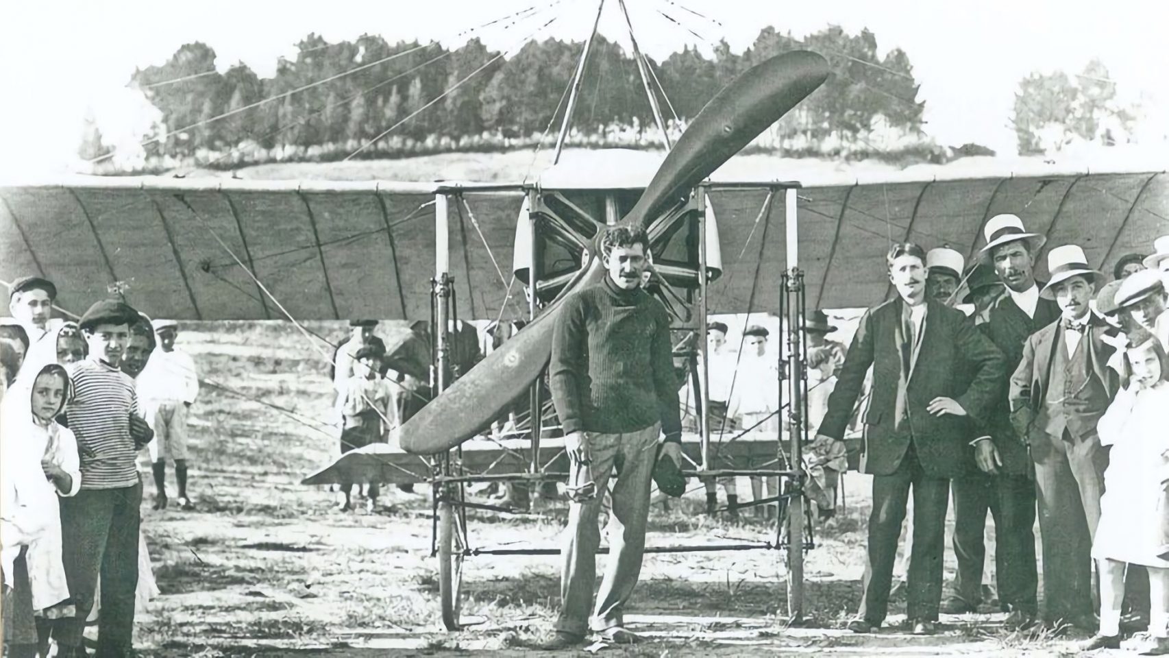 José Piñeiro y su aeroplano
