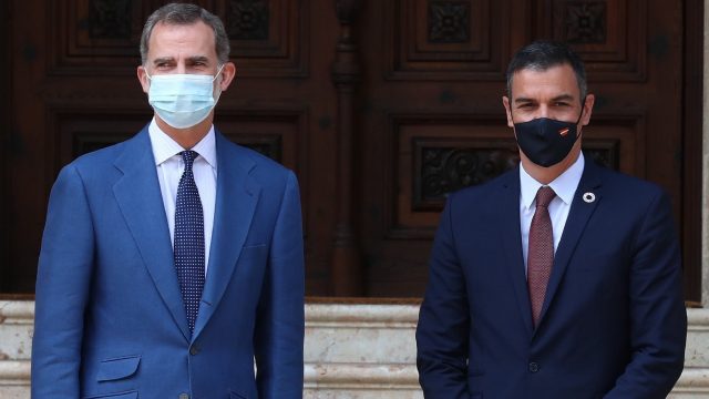 El Rey Felipe VI y el presidente Pedro Sánchez.