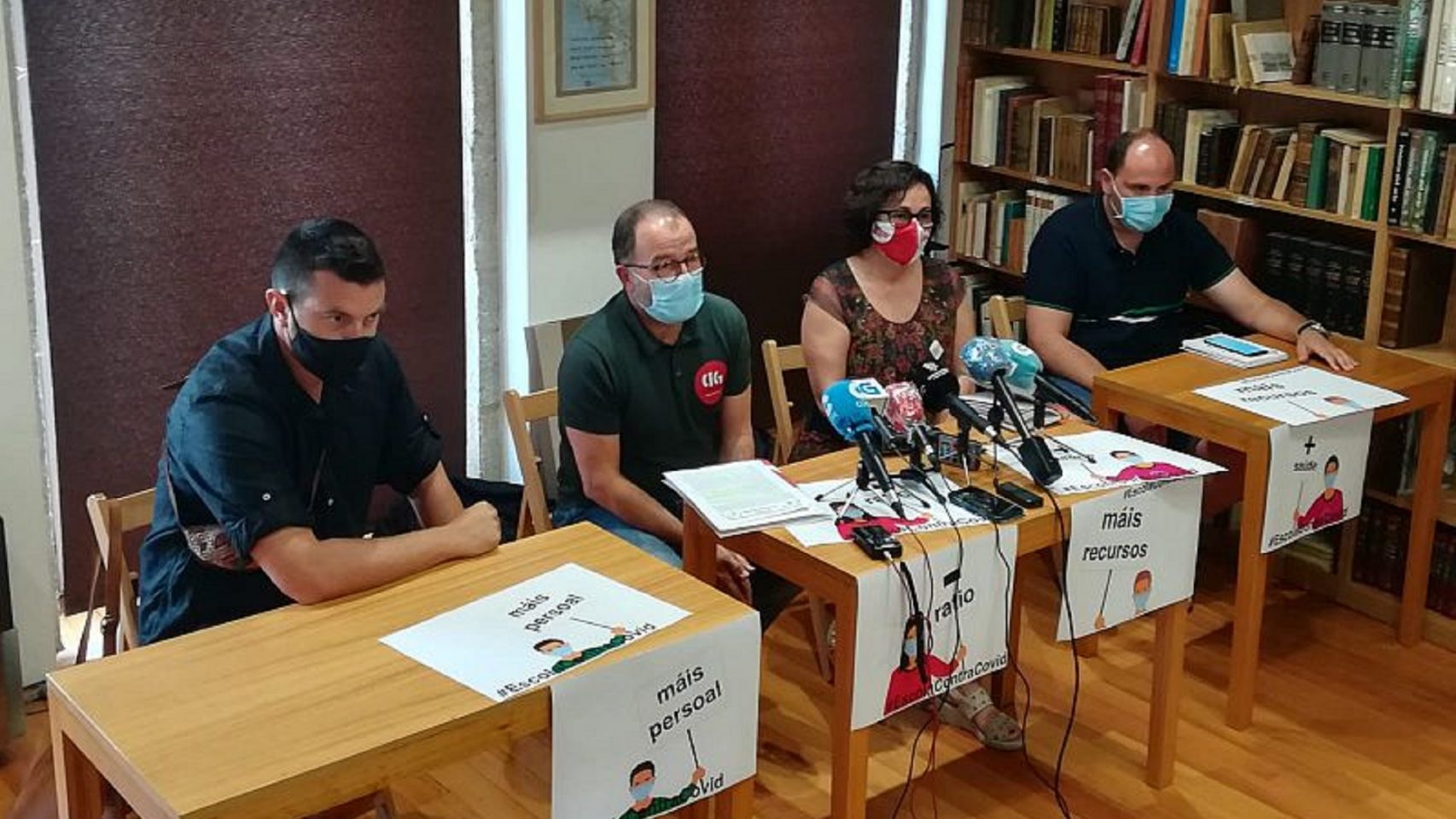 Represenantes de los sindicatos anuncian medidas contra el protocolo de la Xunta en Educación.
