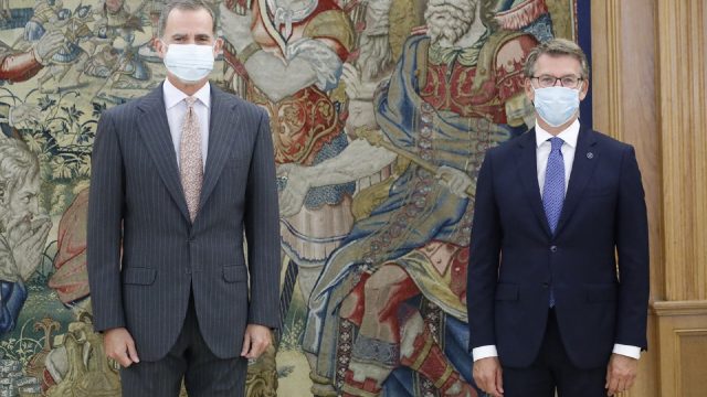 El Rey Felipe VI y el presidente de la Xunta, Alberto Núñez Feijóo.