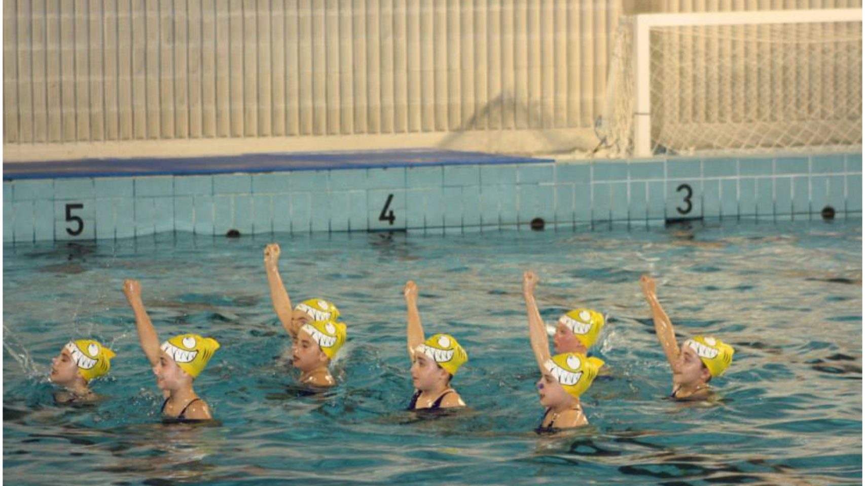 Un grupo de nadadoras durante un entrenamiento.