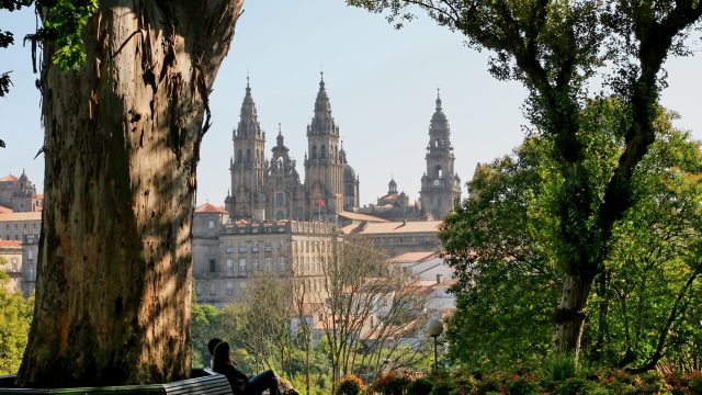 Una de las vistas más emblemáticas de Santiago: la catedral desde el Paseo da Ferradura