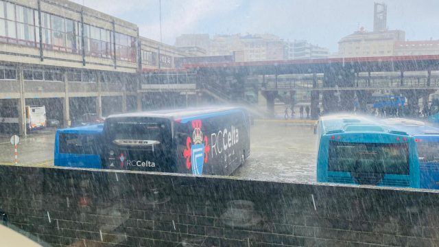 Que Hace El Autobus Del Celta De Paseo Por A Coruna