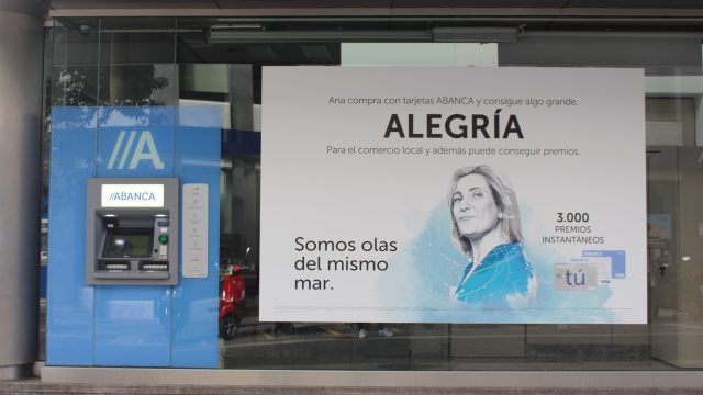 La oficina de Abanca en el Obelisco de A Coruña.