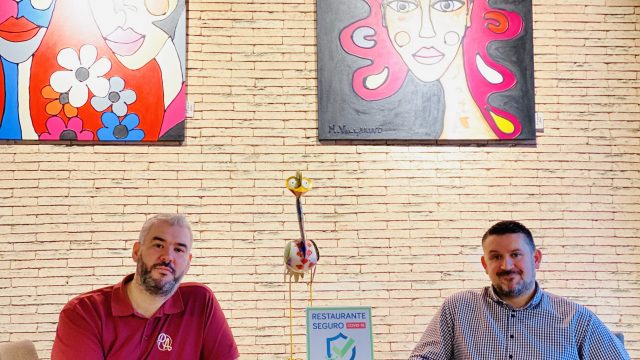 Albano y Pablo, dueños de La Picotería.