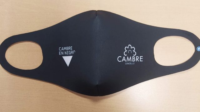 Las mascarillas de la campaña 'Cambre en negro'.