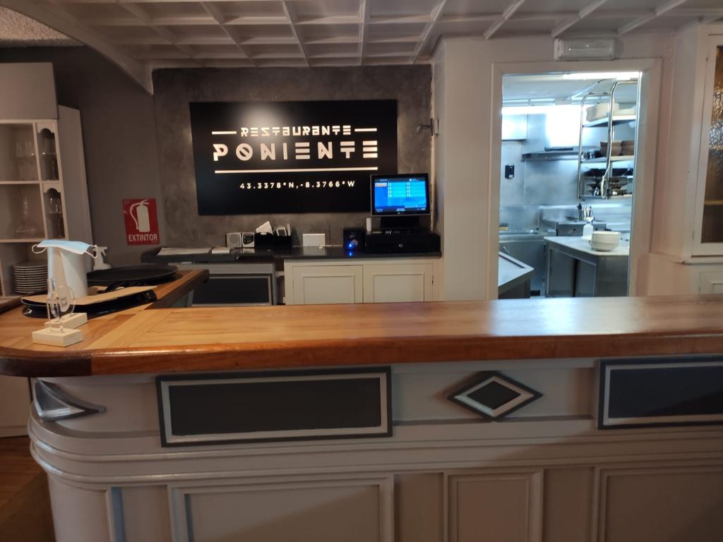 Café Poniente de Santa Cristina, en Oleiros, estrena