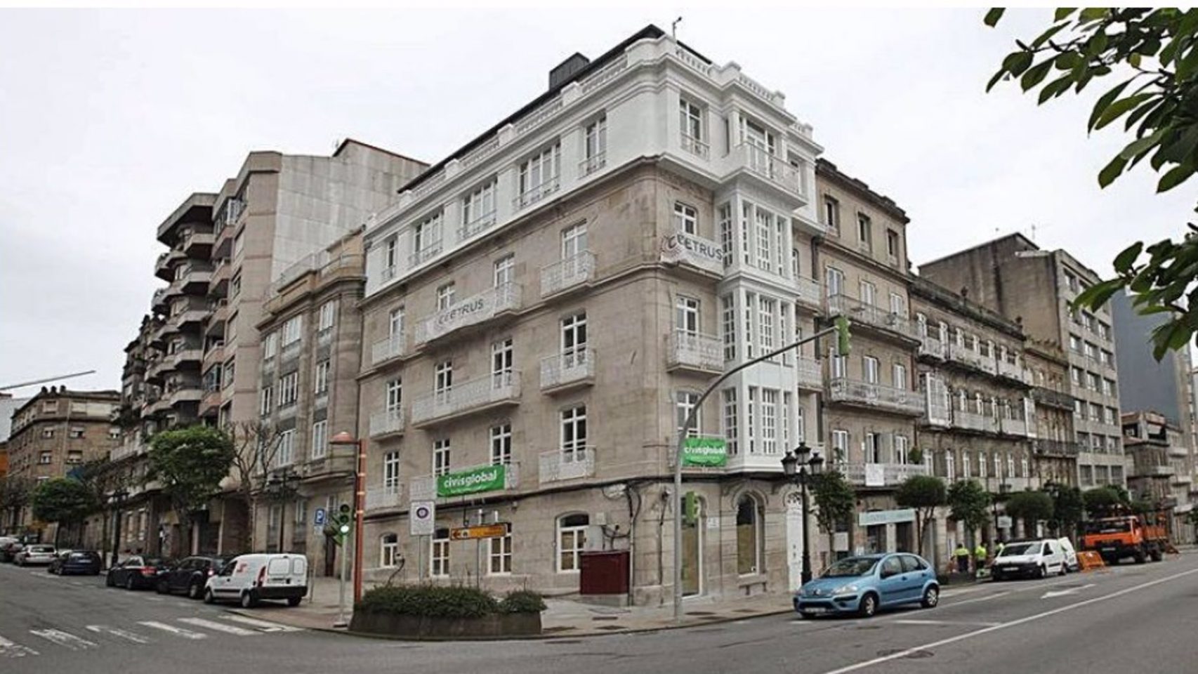 Hotel de Ceetrus rehabilitado, situado en la Calle Urzáiz 76 de Vigo.