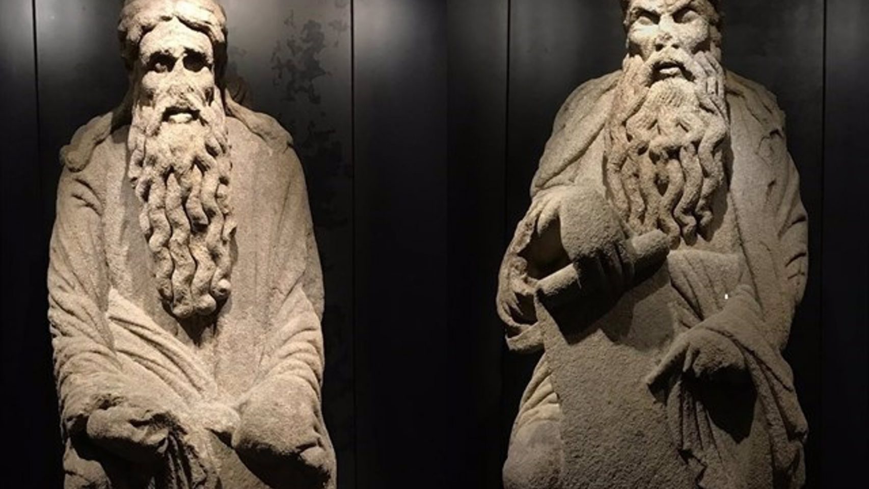 Estatuas de Isaac y Abraham, obras del Mestre Mateo,