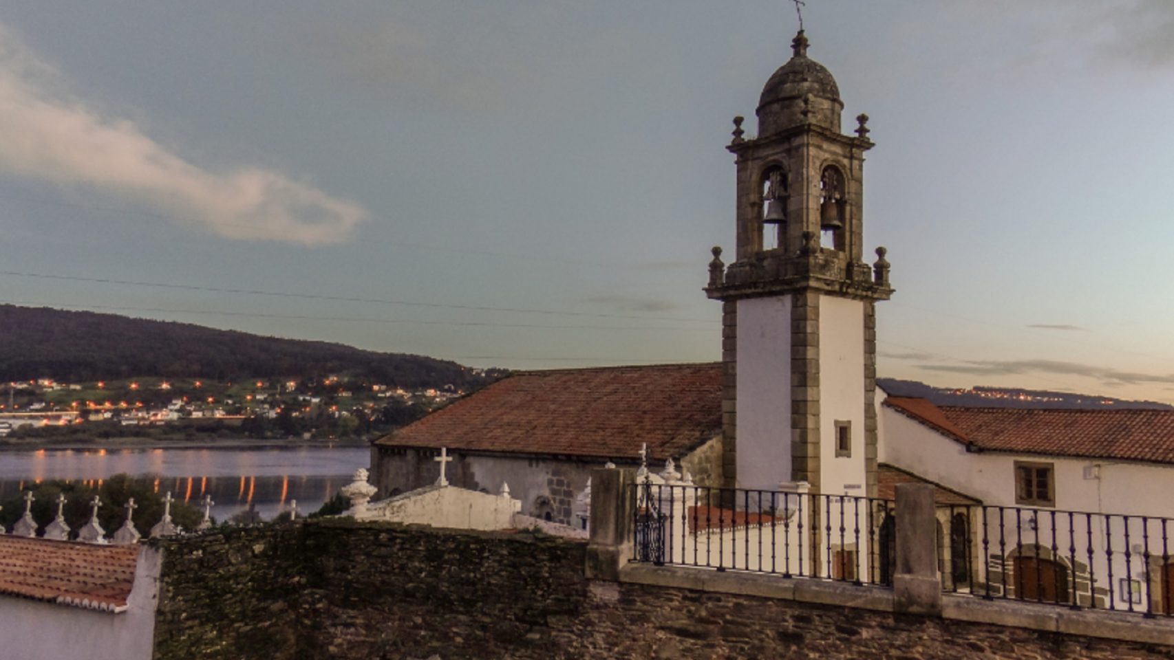Foto de archivo del monasterio de San Martín do Couto, en Narón.