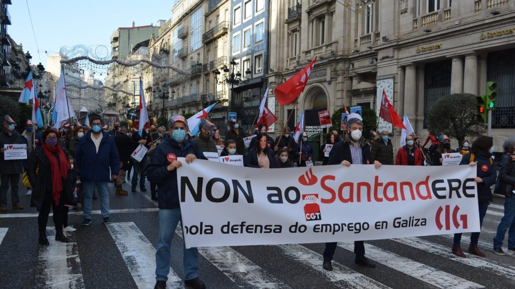 Protestas contra despidos en el Santander.