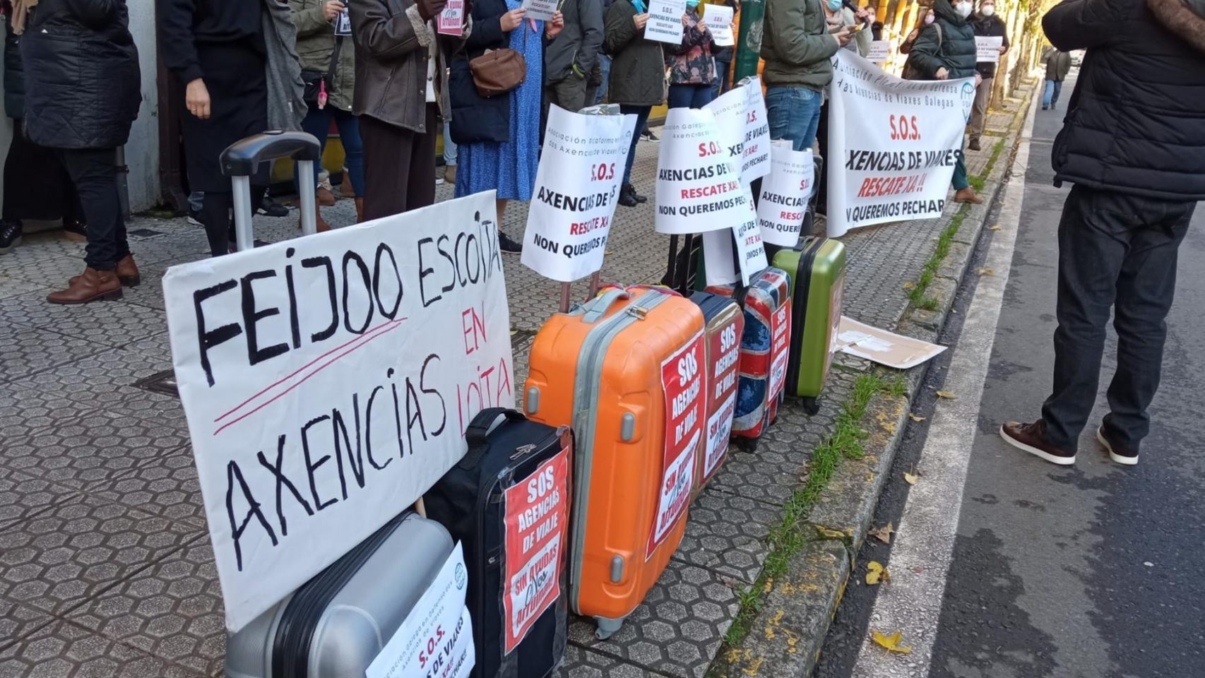 Imagen de archivo de una protesta del sector de agencias de viajes ante el Parlamento gallego 