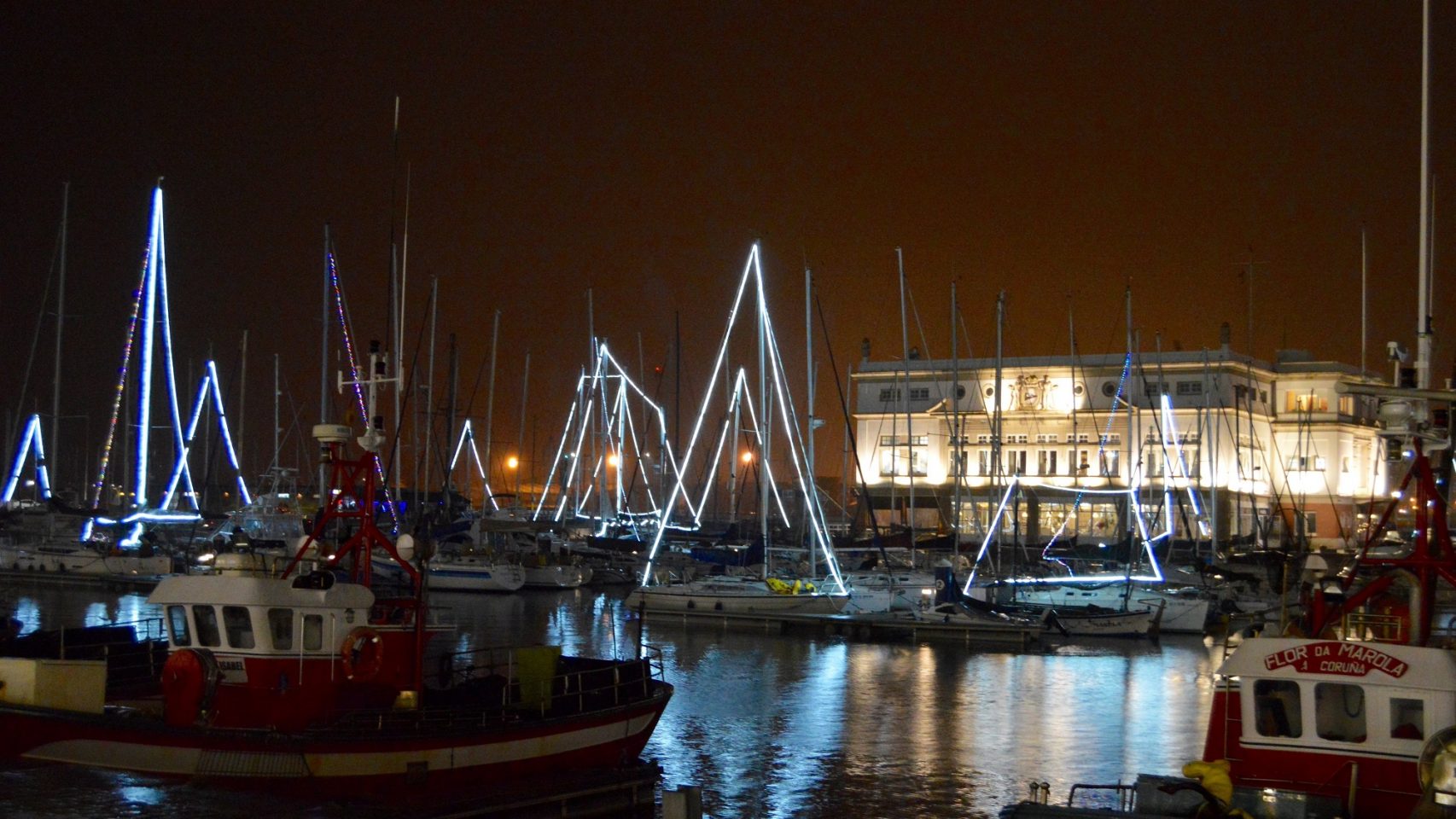 Encendido de las luces de Navidad en las embarcaciones de A Coruña en 2021.