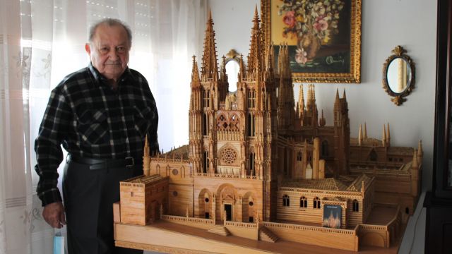 Paco Rey con su Catedral de Burgos
