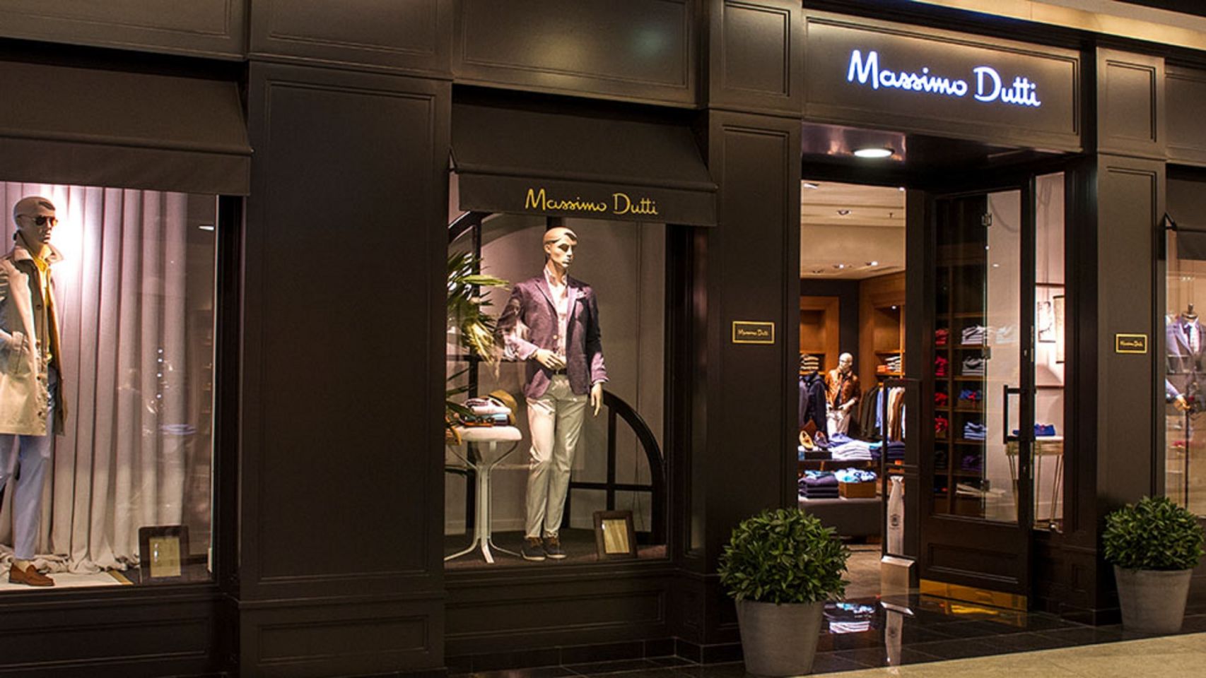 La tienda de Massimo Dutti en Marineda City (A Coruña).