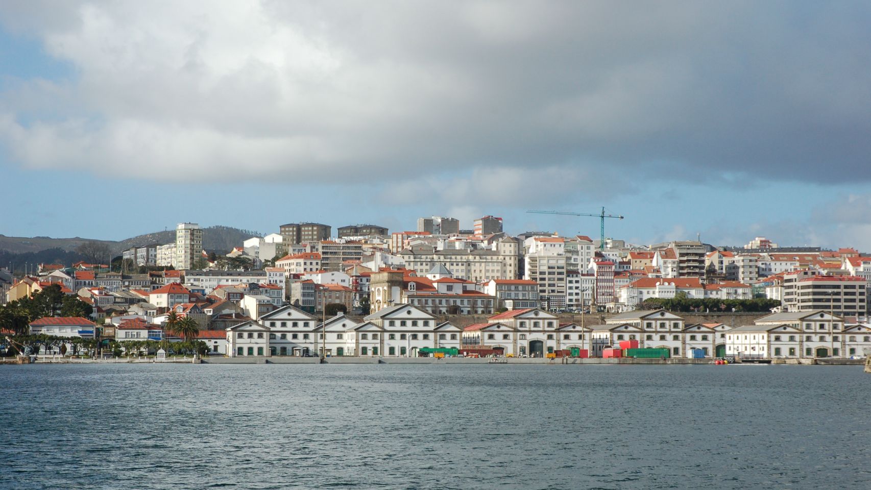 Vista de Ferrol desde el mar.