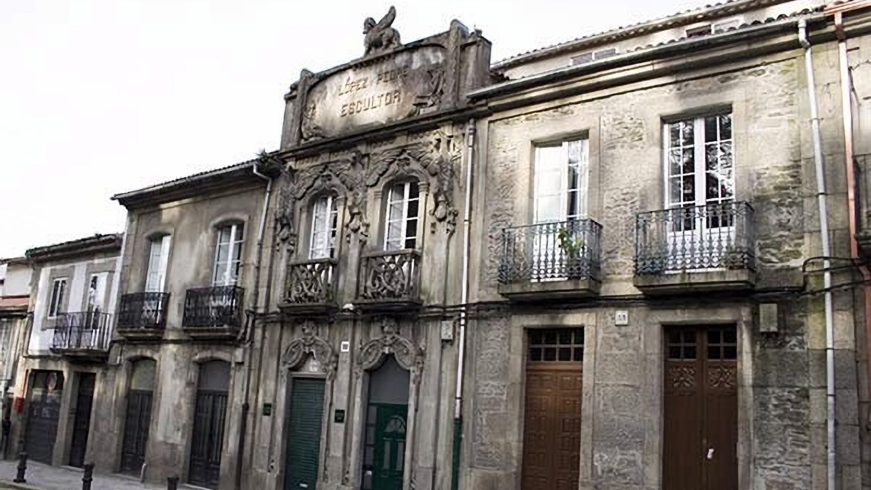 La fachada de la casa de López Pedre, en la Rúa do Pombal.