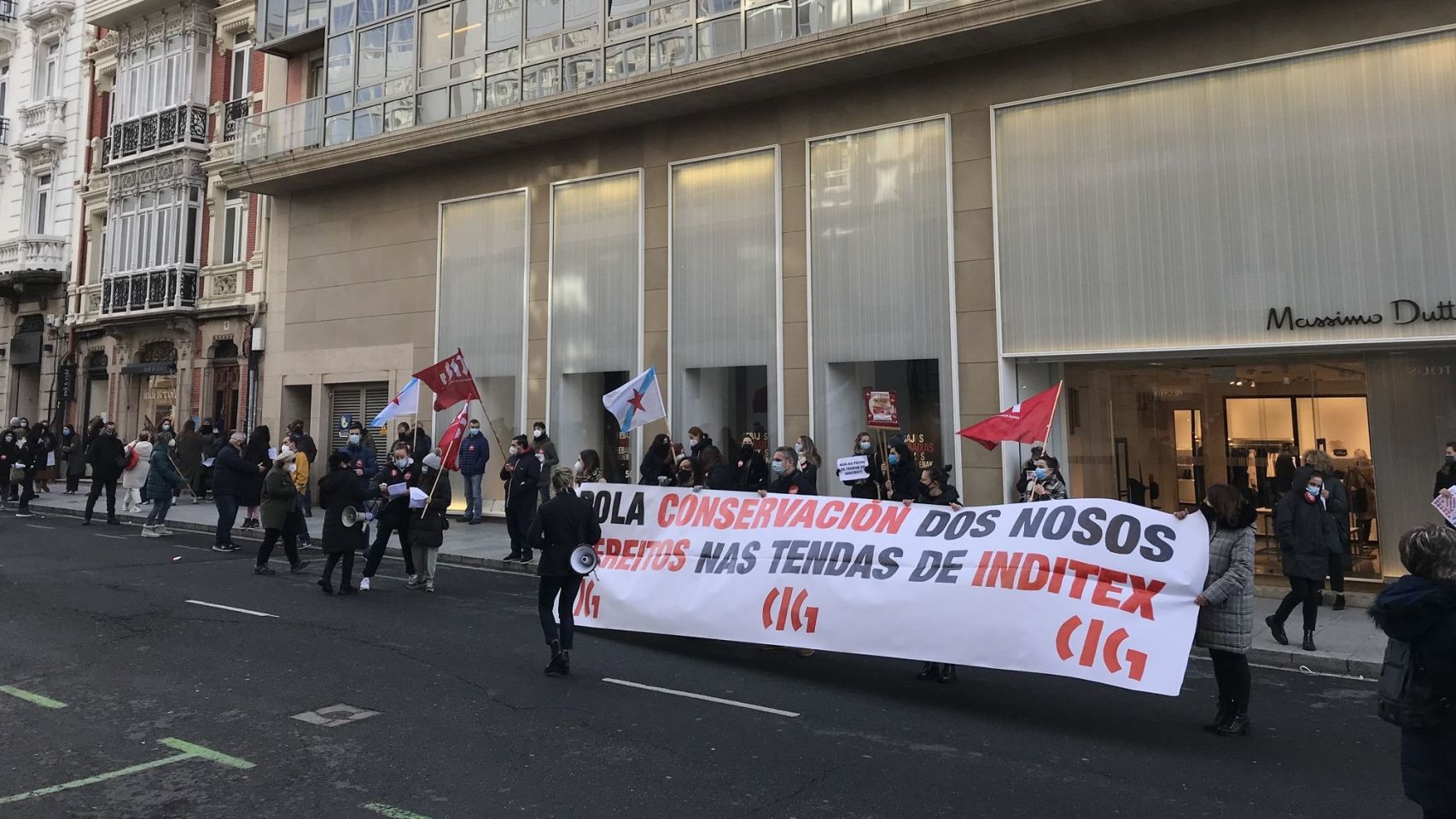 Protesta de los trabajadores de Inditex, hoy en A Coruña.