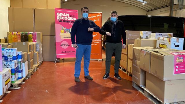 Los productos recogidos por las empresas del polígono de Alvedro, en Culleredo (A Coruña).