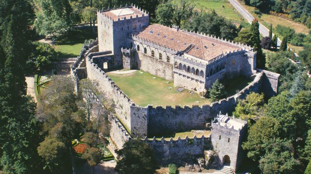 Vista aérea del Castillo de Soutomaior.