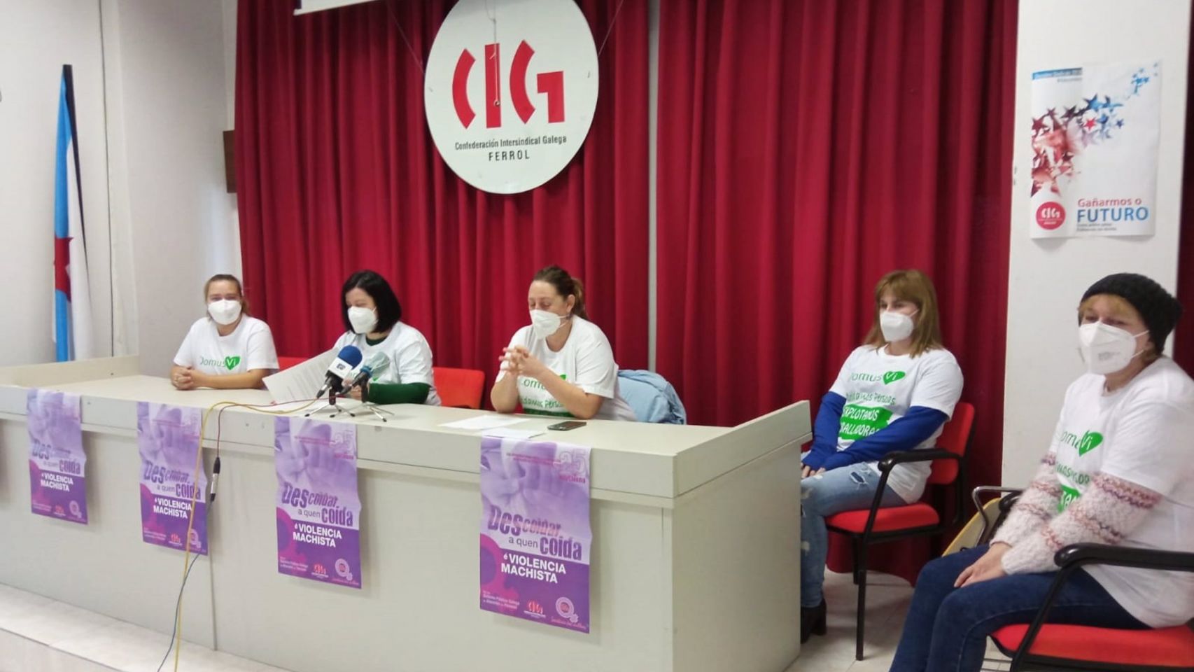 La CIG durante una rueda de prensa para denunciar la "precariedad laboral" en las Domusvi de Ferrolterra.