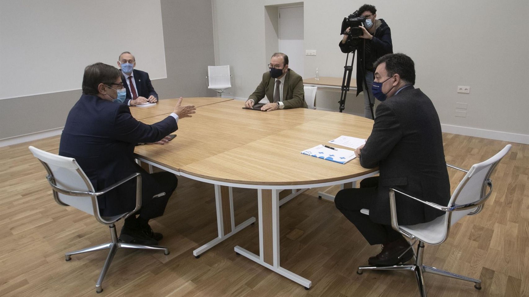 Los rectores gallegos en una reunión con el titular de Educación.