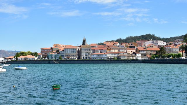 Vista de Corcubión desde el mar