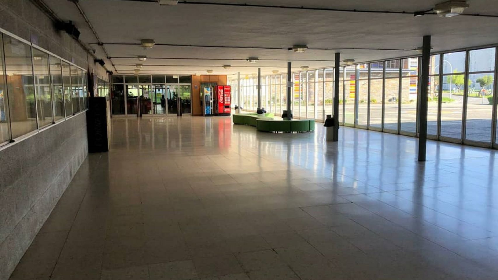 Interior de la Universidade Laboral de Culleredo (A Coruña).