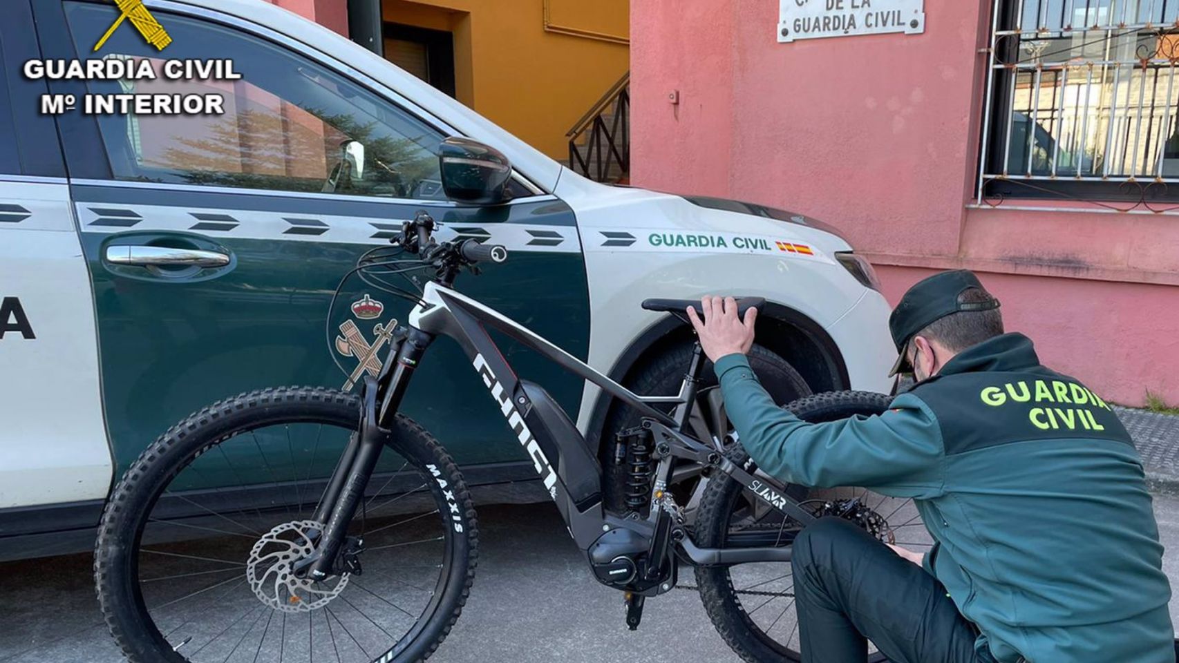 Bicicleta recuperada por la Guardia Civil tras ser robada en A Guarda (Pontevedra)