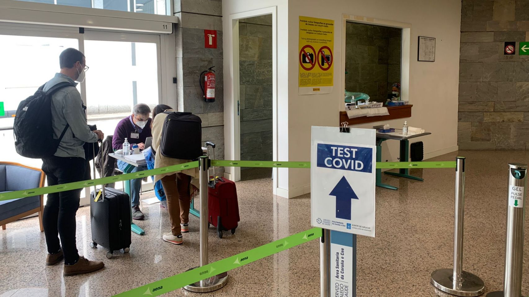 Test en el aeropuerto de A Coruña en una imagen de archivo 