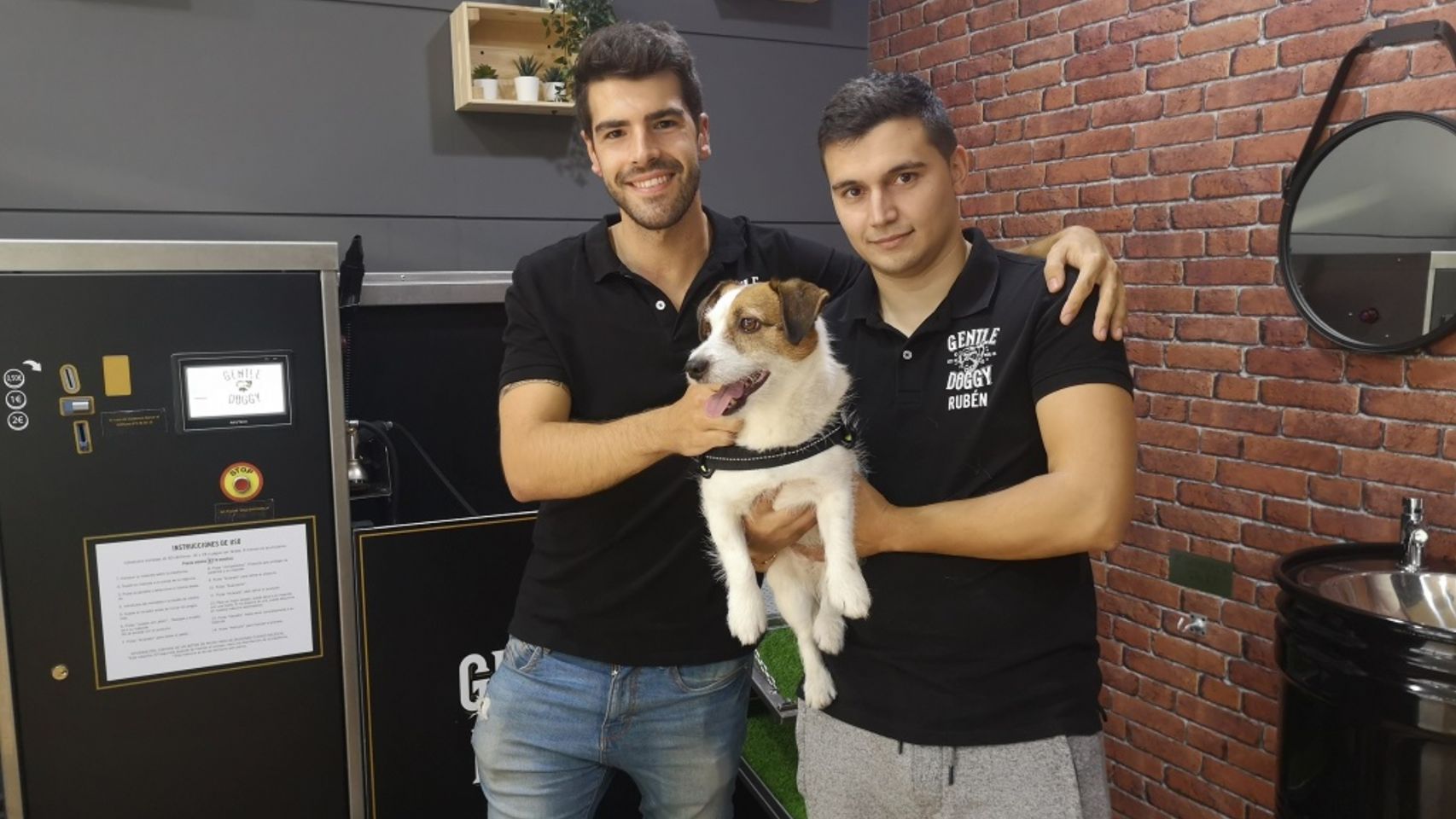 Jose Manuel Martínez Taboada y Rubén Villar Freiria, socios fundadores de Gentle Doggy.