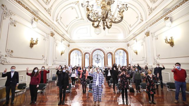 La presidenta de la Diputación de Pontevedra, Carmela Silva, con participantes en la jornada DemoDay del programa Depo Emprende na FP