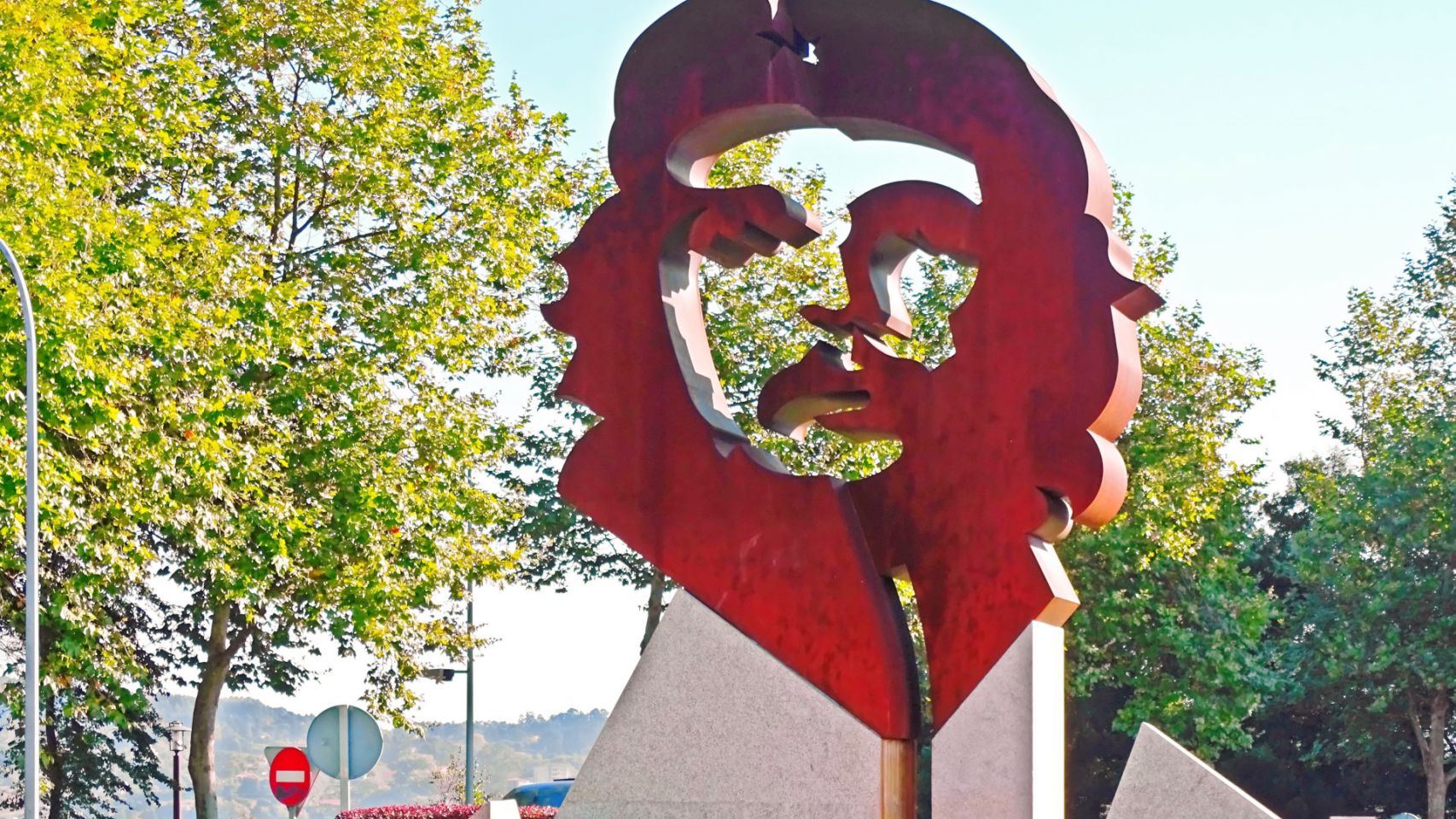 Escultura del Che en Oleiros, el municipio más rico de Galicia (Foto: Tenreiro vía Shutterstock)